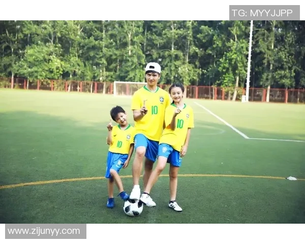 足球明星风采尽显精彩瞬间展现个人魅力与职业精神的完美结合